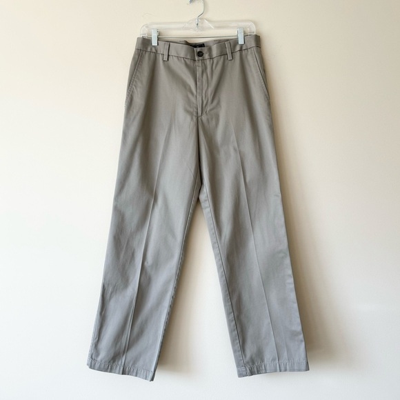 Dockers D2 Signature Straight Fit Flat Front Khakis Pants Size 33 x 32 - Picture 1 of 8